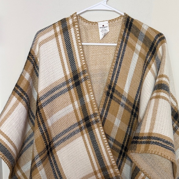 Woolrich Reversible Tan and Cream Plaid Wrap Poncho One Size - Picture 2 of 6